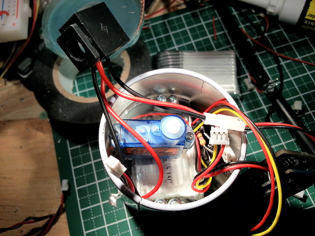 lu2mi2_assembly_03.jpg