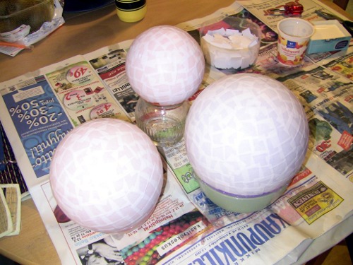 papier-mache-balloons-1st-layer.jpg