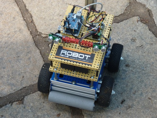 Computer Electronics - Arduino and PICAXE, also two ultra sonic on top