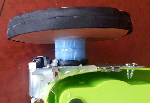 Detail on rubber traction from dc motor to wheel 2