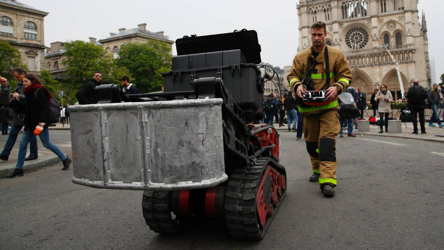 Colossus Fire Fighting Robot