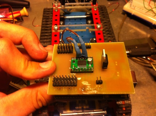 The motor driver and 5V stabilizer on the PCB.