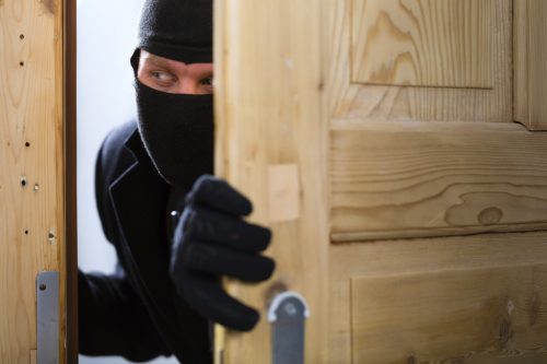 burglar-unlawful-entry