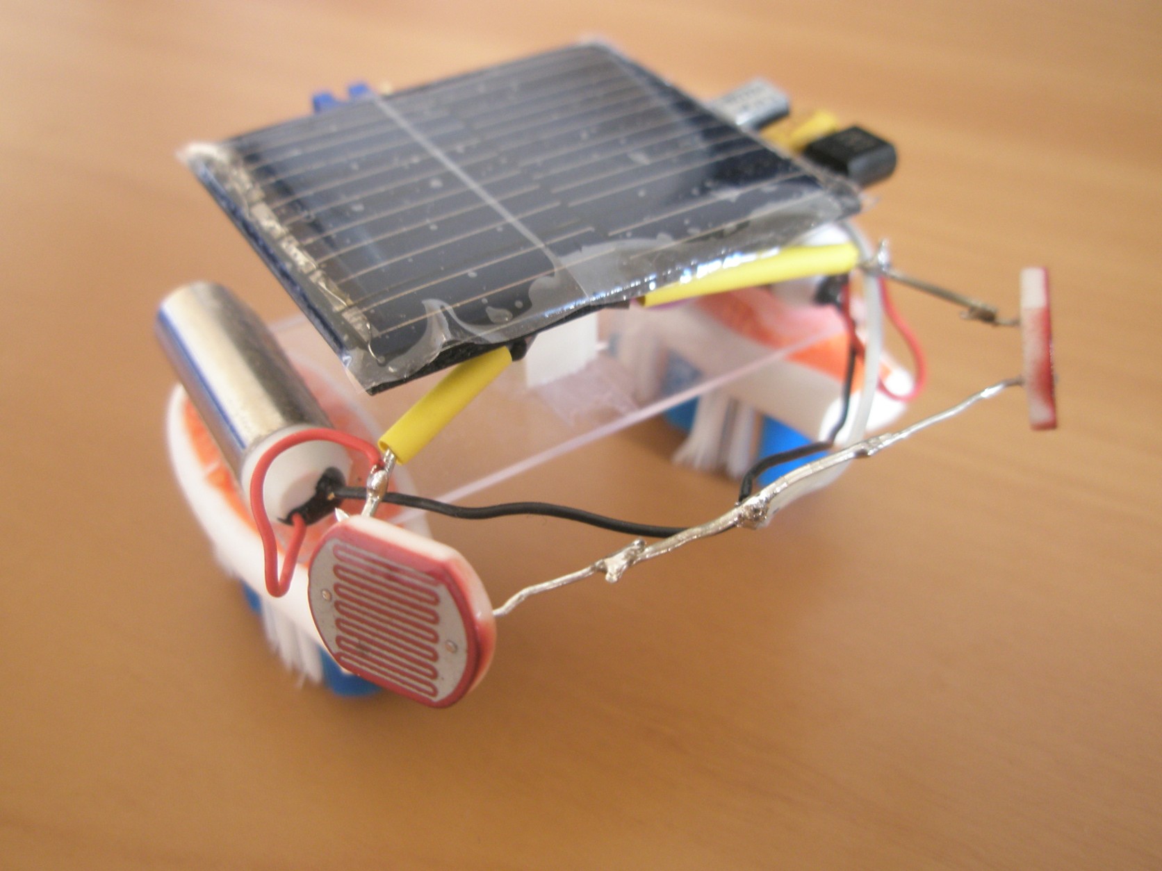 Solar store powered bristlebot