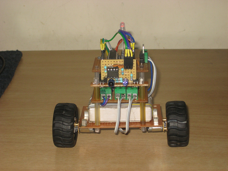 tinyTableBot front